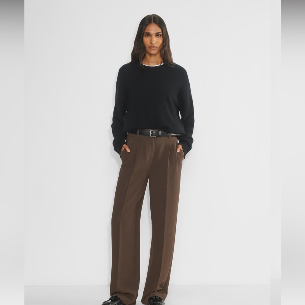 Aritzia The Effortless Pant in Rich Mocha Brown